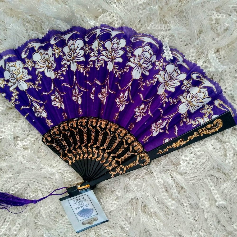 🔥RESTOCKED🔥 Beautiful Lady’s DELUXE FOLDABLE Fan!